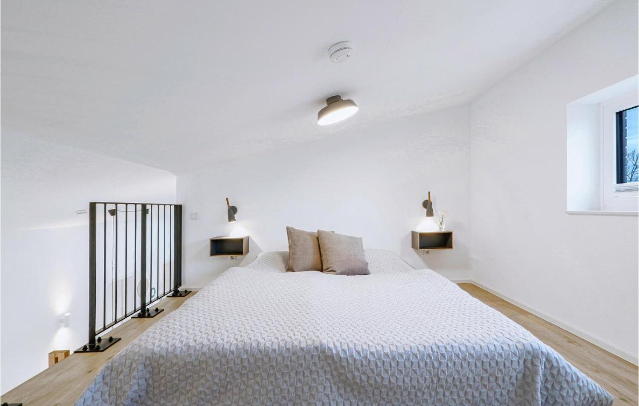 3 Bedroom Awesome Home In Lembruch-Duemmer See 외부 사진